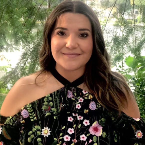 Meet your Posher, Andrea - Picture 1 of 1